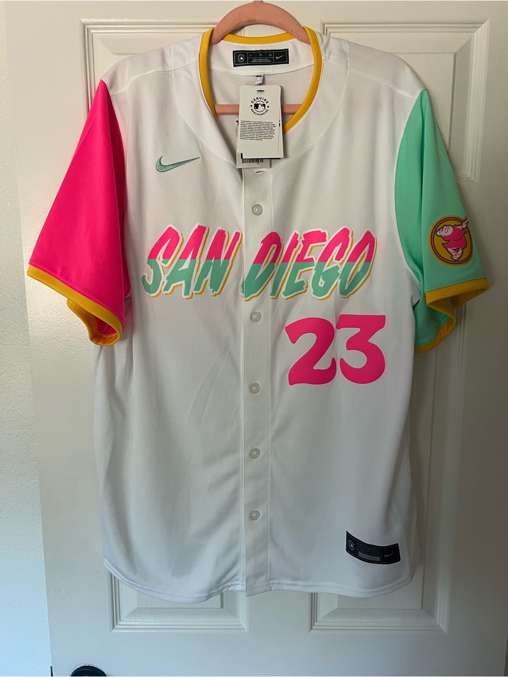 Nike Adult San Diego Padres City Connect White Fernando Tatis Jr #23 Limited Ed.